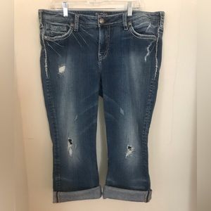 Silver brand Aiko style jean capri pants